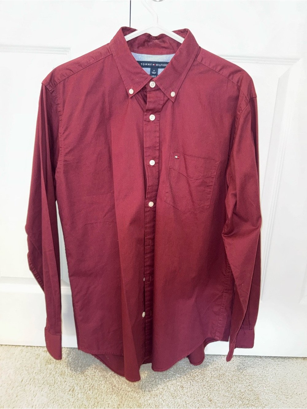 Tommy Hilfiger Classic Fit Oxford Button Down Shirt Men’s Medium Burgundy